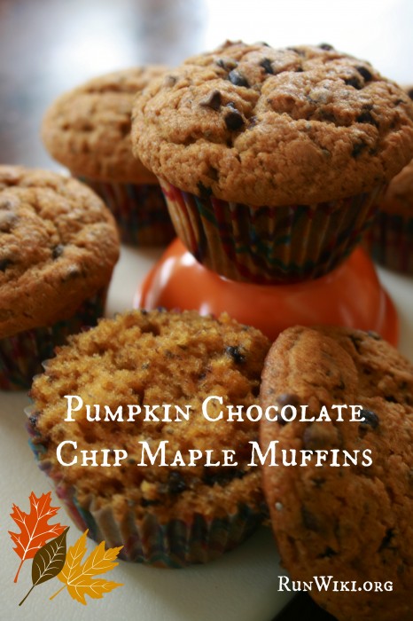 Pumpkin chocolate chip muffins- so moist and fluffy, a nice quick and easy make ahead breakfast recipe idea for those cool fall morning- also thanksgiving