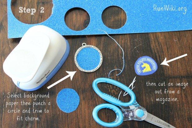 DIY Jacket Pull for runners- this project is very easy to make and would be a great Christmas gift for any fitness person training for a 5K, 10K, half or full marathon. You could put any running quote, tips, inspiration, or motivational saying- love the simple design of the key chain and how it can be used as a jacket pull, too! running clothes