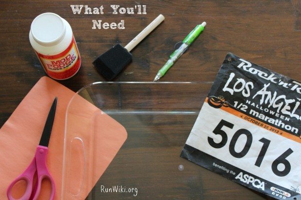 DIY Race Bib Tray for runners. Upcylce old race memories with this easy craft idea. If you are wondering what to do with old bibs, heres an answer. If you can cut and glue you can make this. Great Christmas gift idea for the runner in your life. Half marathon training| 5K training | 10K training for beginners | fitness | motivation | quotes | workout tips